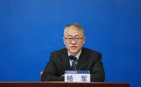 购宝钱包APP：保障抗疫药品24小时生产，四家连锁药店全力保供
